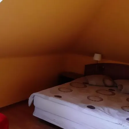 Dworek Homestay *